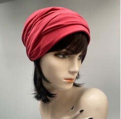 Portrait femme portant un halo hair, ajout de cheveux partiel d'Elite Hair International en cheveux mi-longs