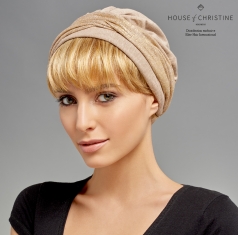 Portrait femme portant un halo hair, ajout de cheveux partiel d'Elite Hair International en cheveux courts
