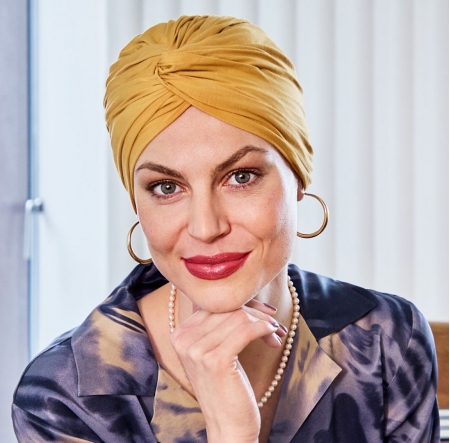 bonnet joyo bambou, bonnet plissé, bonnet avec une torsade sur le dessus, bonnet chimio, paille